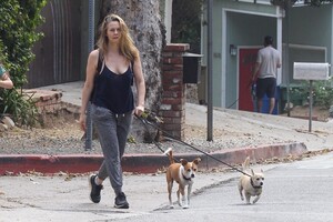        sil300420BZNimage106 .jpg