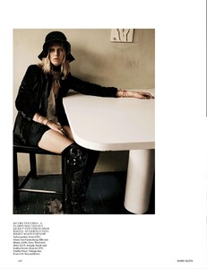 Vogue UK - 2013 08-142.jpg