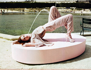 Vogue China (October 2008) - Blame It On Paris - 003.jpg