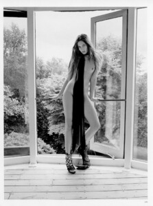 Vogue UK (January 2003) - Sweet and Lowdown - 005.jpg