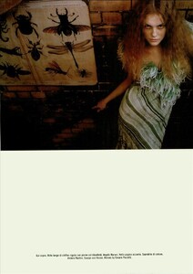 ARCHIVIO - Vogue Italia (March 2004) - Suggestions - 017.jpg