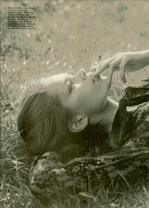 ARCHIVIO - Vogue Italia (August 2005) - Everyday Wear - 006.jpg