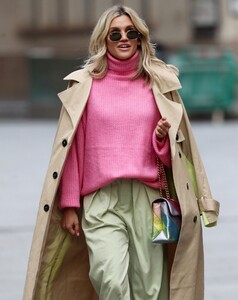         rob290420BZNimage108 .jpg