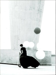 ARCHIVIO - Vogue Italia (February 1998) - Balloon - 013.jpg