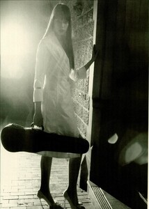 ARCHIVIO - Vogue Italia (March 2004) - Suggestions - 016.jpg