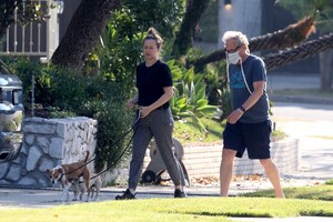       sil290420BZNimage15 .jpg