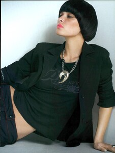 ARCHIVIO - Vogue Italia (February 2006) - Suggestions - 017.jpg