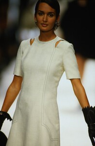 731663142_christian-dior-ss-1994(7).thumb.jpg.a0efd9ba36bf400aeaf69b210a28e7d8.jpg
