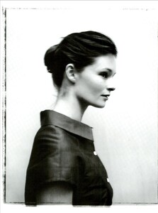 ARCHIVIO - Vogue Italia (February 2001) - People To Watch - 003.jpg