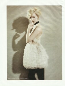 Vogue Russia (December 2006) - Cabaret - 010.jpg