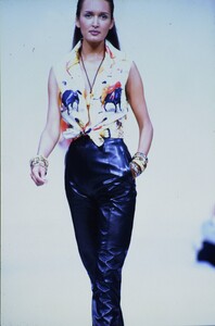 762997384_hermes-ss-1993(2).thumb.jpg.ab1040e580e4eac221e0ed42fad849fc.jpg
