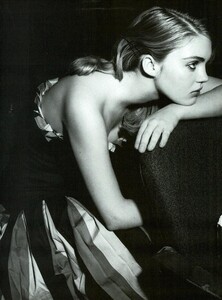 ARCHIVIO - Vogue Italia (April 1999) - Vestirenormale - 006.jpg