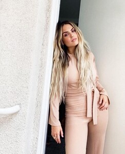 lev240420BZNimage104 .jpg