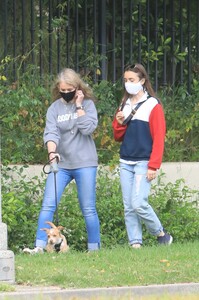         lil300420BZNimage124 .jpg