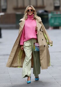         rob290420BZNimage113 .jpg