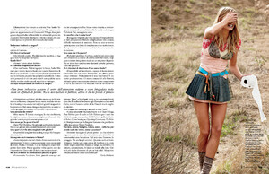 buerony - Elle Italia (March 2010) - Yes, We Camp! - 010.jpg