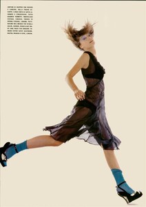 ARCHIVIO - Vogue Italia (September 2004) - A Dream Of A Dress - 005.jpg