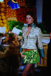 897213947_dolce-gabbana-ss-2000(22).thumb.jpg.0e8a42b69fc45ee7babe3a5573a476e3.jpg