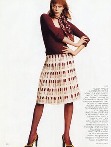 Vogue UK (February 2000) - The New Chic - 004.jpg