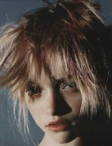 W (March 2004) - Nick Knight - 013.jpg