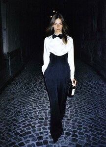 Vogue Paris (September 2001) - Couture - 003.jpg