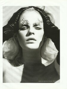 Vogue Russia (December 2006) - Cabaret - 003.jpg