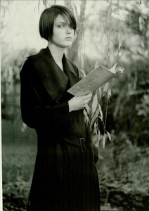 ARCHIVIO - Vogue Italia (March 2004) - Suggestions - 021.jpg