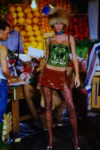 993226397_dolce-gabbana-ss-2000(16).thumb.jpg.f1ffcf4b0610cef40505e1675454f72b.jpg