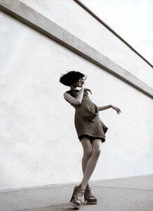 Harper's Bazaar US (May 2007) - 80s Influence - 004.jpg