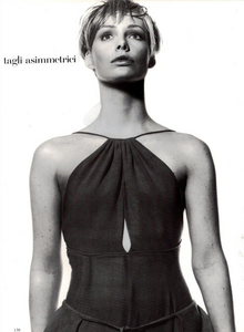 Forme_Comte_Vogue_Italia_April_1994_03.thumb.png.551ba2048b11f748536d8d188879709e.png