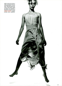 Forme_Comte_Vogue_Italia_April_1994_04.thumb.png.4d62e9fd531c1be4d223ed5c51ec3a63.png