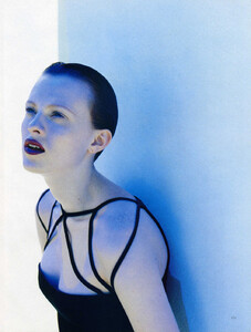 KarenElson_BazaarUS_Jun97_PatrickDemarchelier_004.jpg