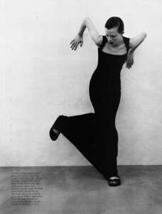 KarenElson_BazaarUS_Jun97_PatrickDemarchelier_006.jpg