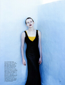 KarenElson_BazaarUS_Jun97_PatrickDemarchelier_010.jpg