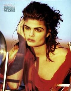 Lindbergh_Vogue_Italia_May_1991_10.thumb.jpg.b721580ed824eae9c5225424f977b403.jpg