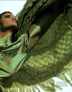 Magni_Vogue_Italia_May_1991_02.thumb.png.926a3bc33c6ec6867ee88f1774d74782.png