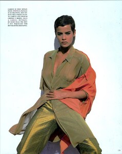 Magni_Vogue_Italia_May_1991_04.thumb.png.842610e214d37dee0013c0f91aab0c06.png