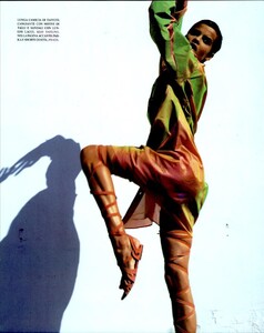 Magni_Vogue_Italia_May_1991_08.thumb.png.952b33275294ac60416476bf59084830.png