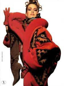 Tyen_Valentino_Fall_Winter_91_92_01.thumb.png.09f70972d15250feeac66ec9f0a8b72a.png