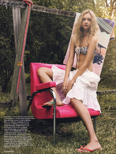 Vogue_UK_Julho2006_phCorinneDay_GemmaWard_08.jpg