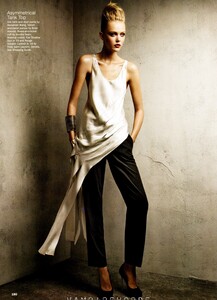 fashion_scans_remastered-frida_gustavsson-allure-december_2011-scanned_by_vampirehorde-hq-5.jpg