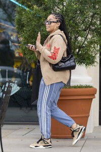 jordyn-woods-feature-store-in-calabasas-03-01-2020-0.jpg