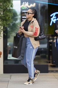 jordyn-woods-feature-store-in-calabasas-03-01-2020-1.jpg