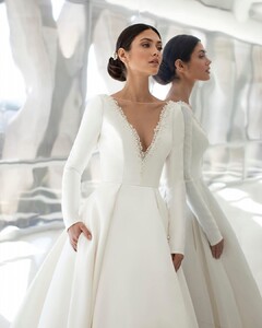 pronovias_94438981_1091836117849168_2589820424924610646_n.jpg