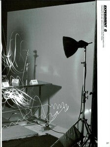 ARCHIVIO - Vogue Italia (December 1997) - Data Lab - 016.jpg