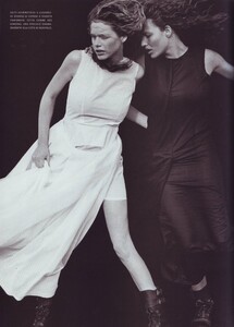 Vogue Italia (May 1999) - A Windy Summer Day - 007.jpg