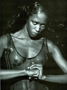 ARCHIVIO - Vogue Italia (April 1997) - Joaquín e Naomi - 006.png
