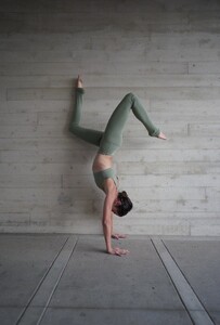 ree020520BZNimage105 .jpg