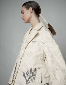 L'Officiel Mexico 04.2020_es.downmagaz.com_page-0111.jpg