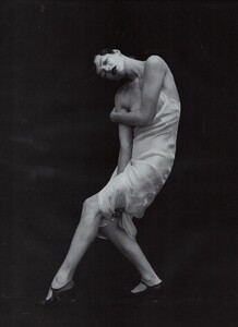 ARCHIVIO - Vogue Italia (April 1998) - Bellissima - 007.jpg